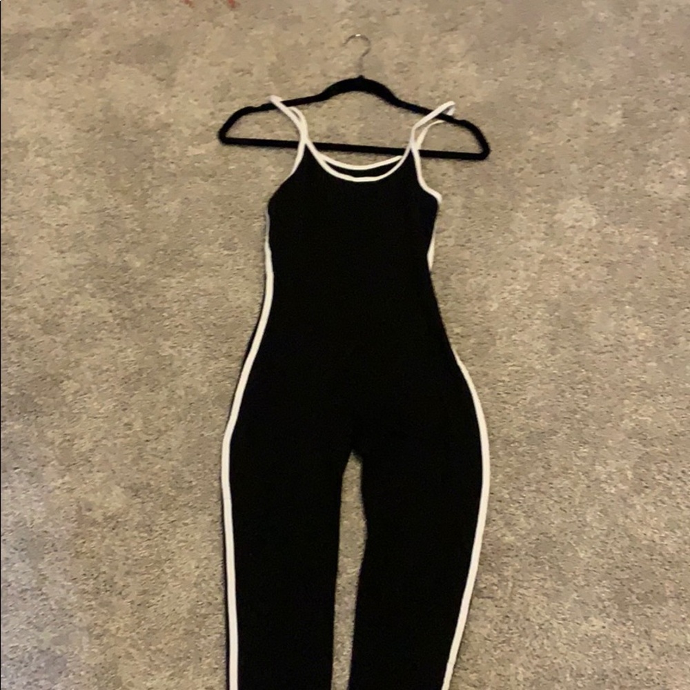 Fashion nova jump suit